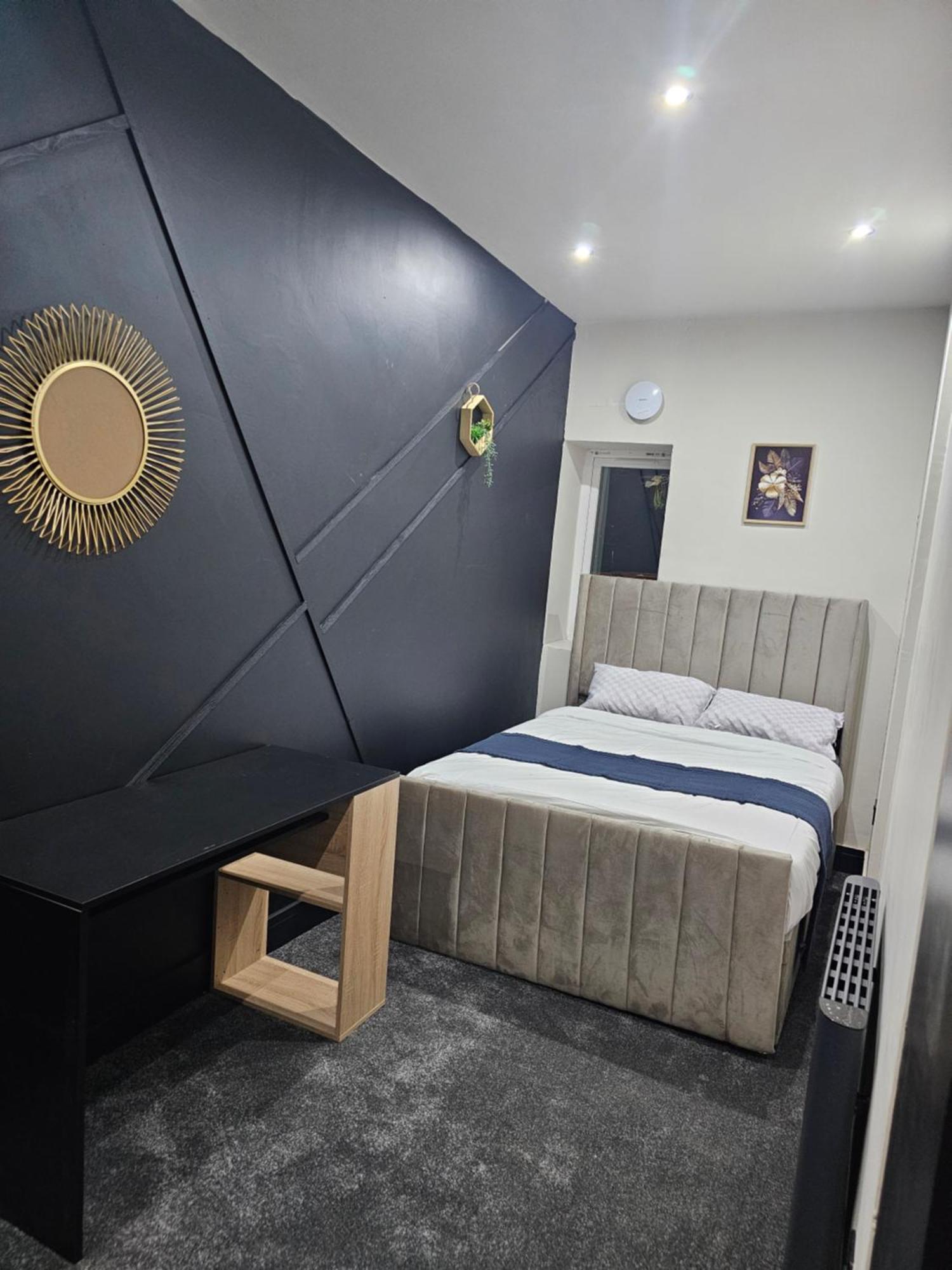 Springwood Villa 哈德斯菲尔德 外观 照片